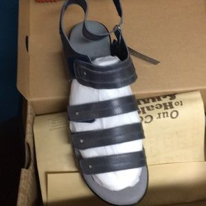 Propet sandals in navy, size 11D